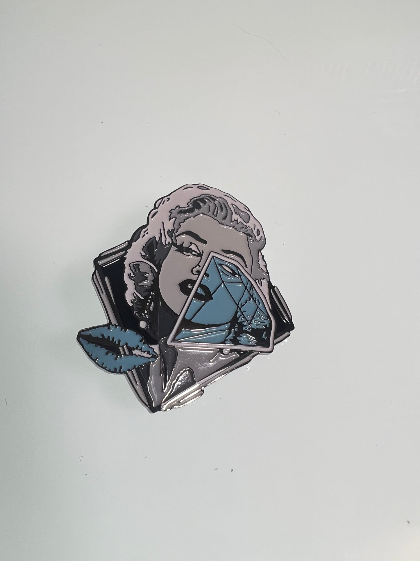 Marylin Monroe Diamond Pin
